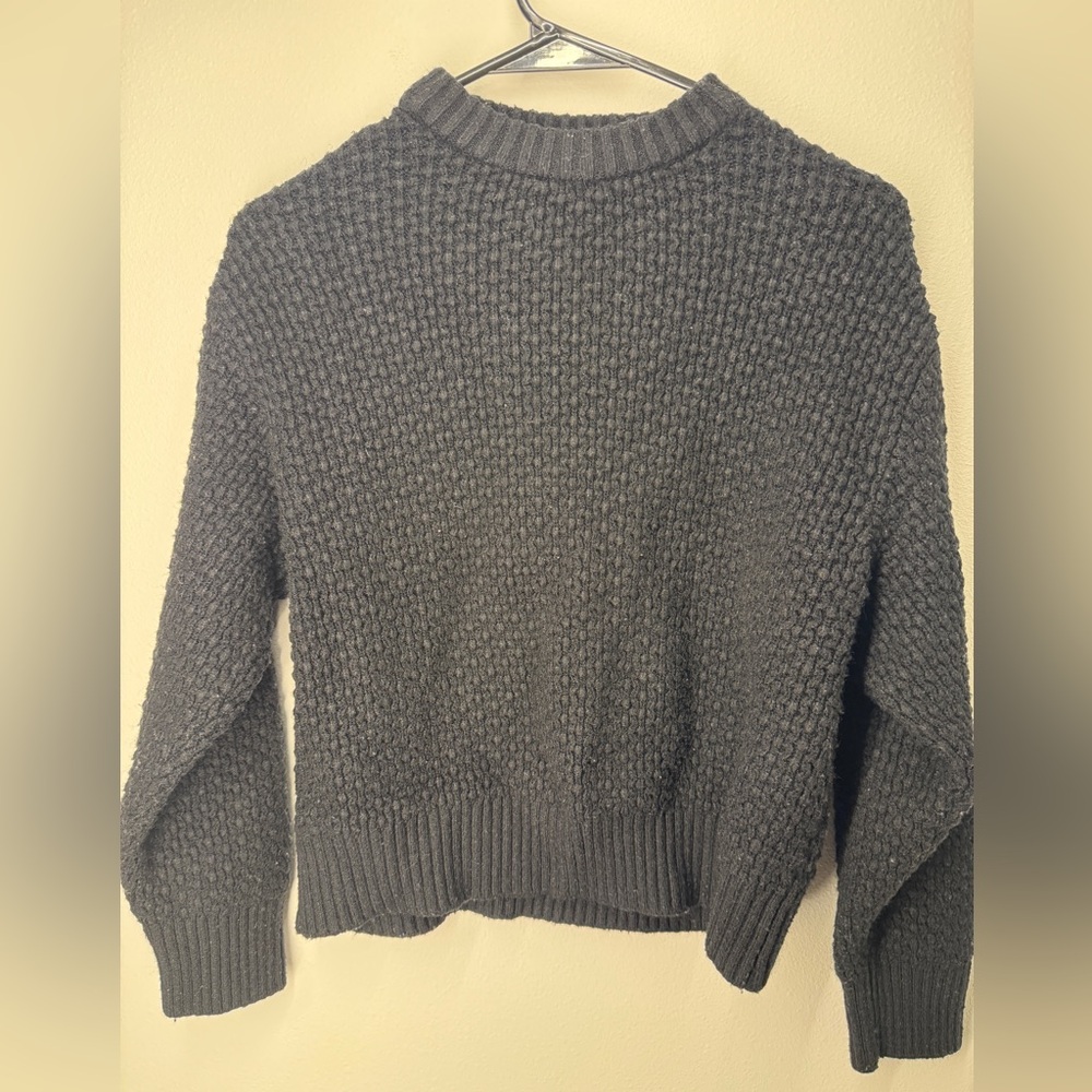Women's black heavy duty knit Sweater